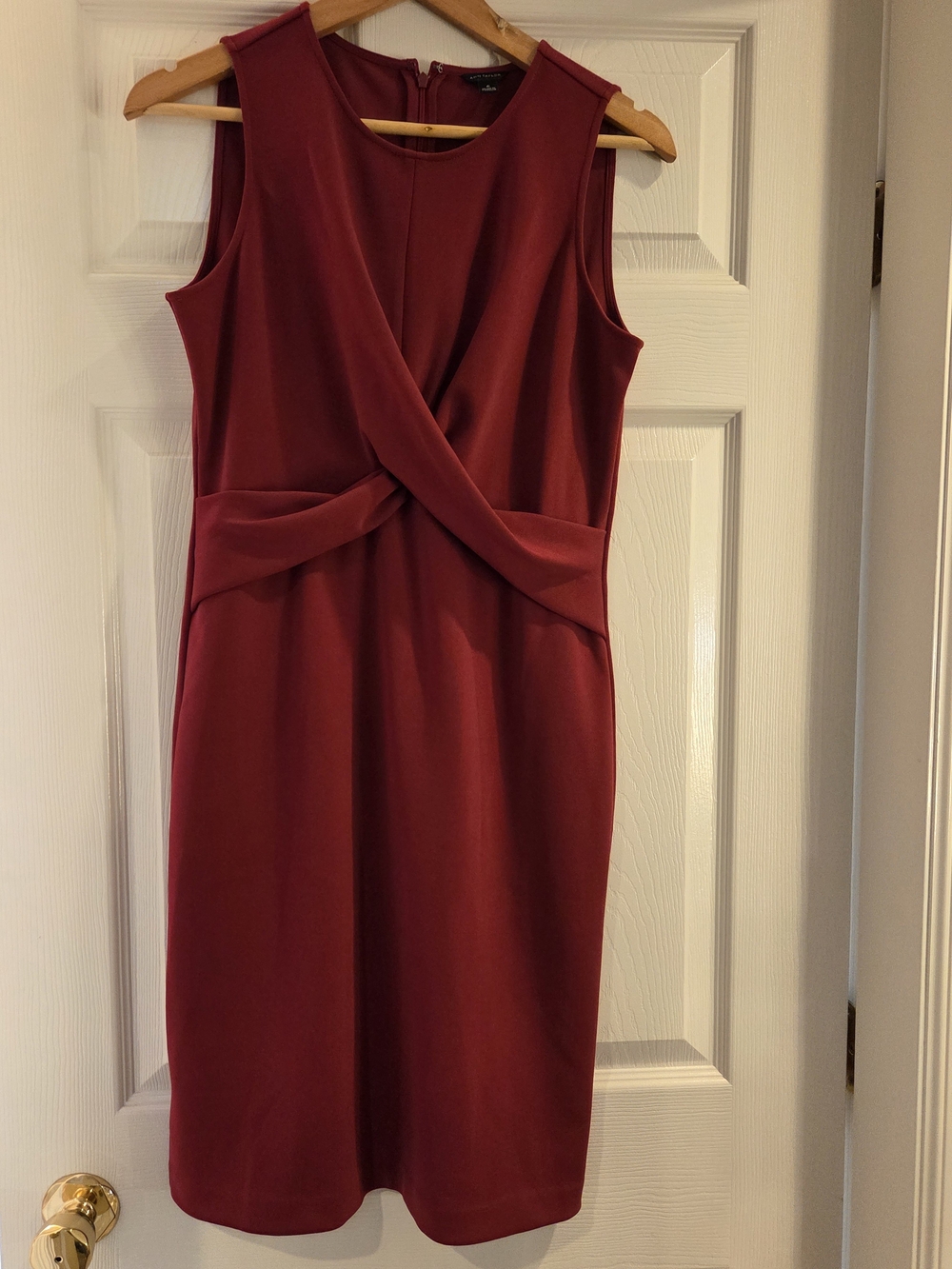 Ann Taylor Burgundy Twist Front Sheath Dress Size 6 Holiday Cocktail